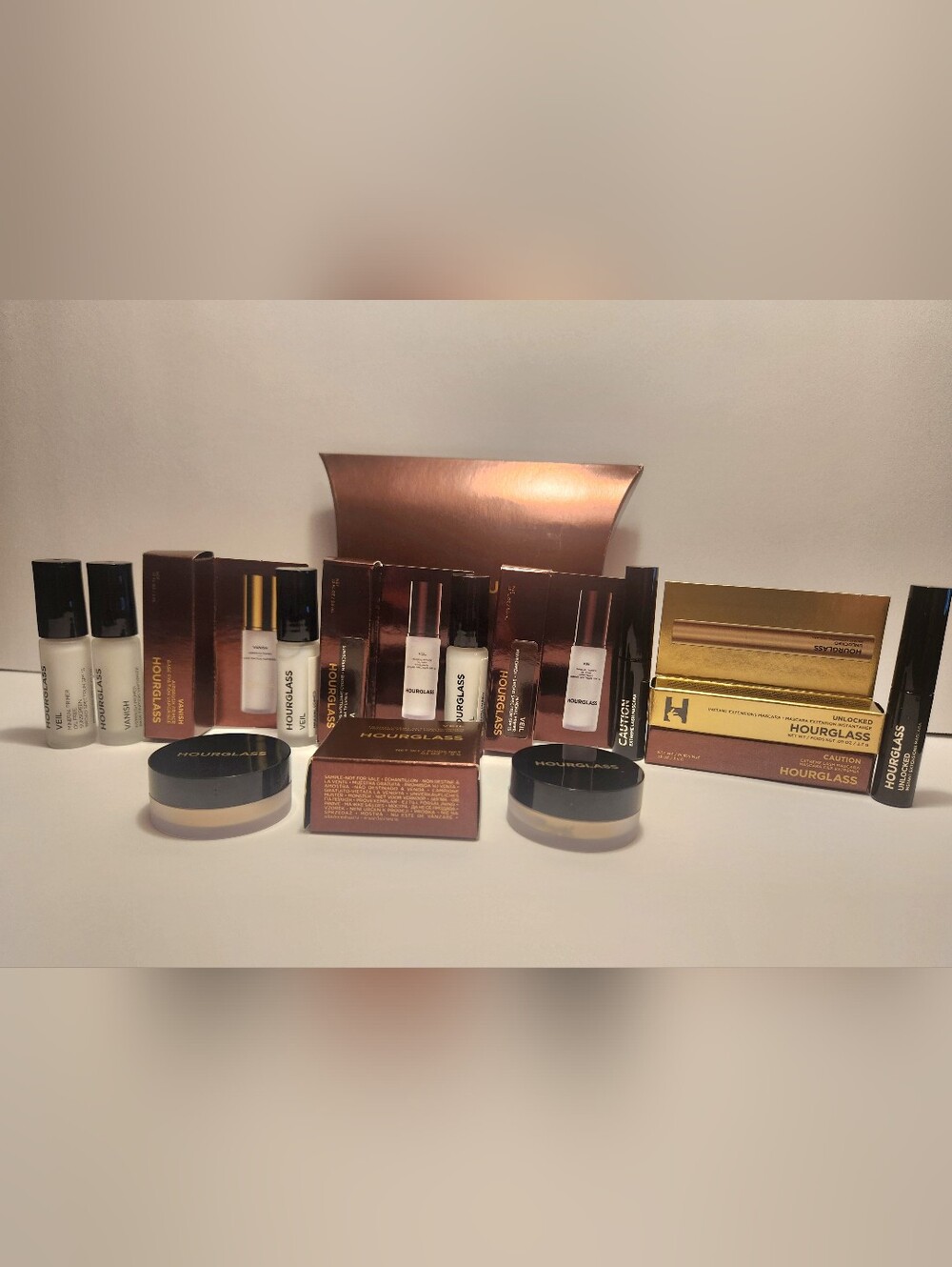 NEW Hourglass Makeup Set - Picture 15 of 15